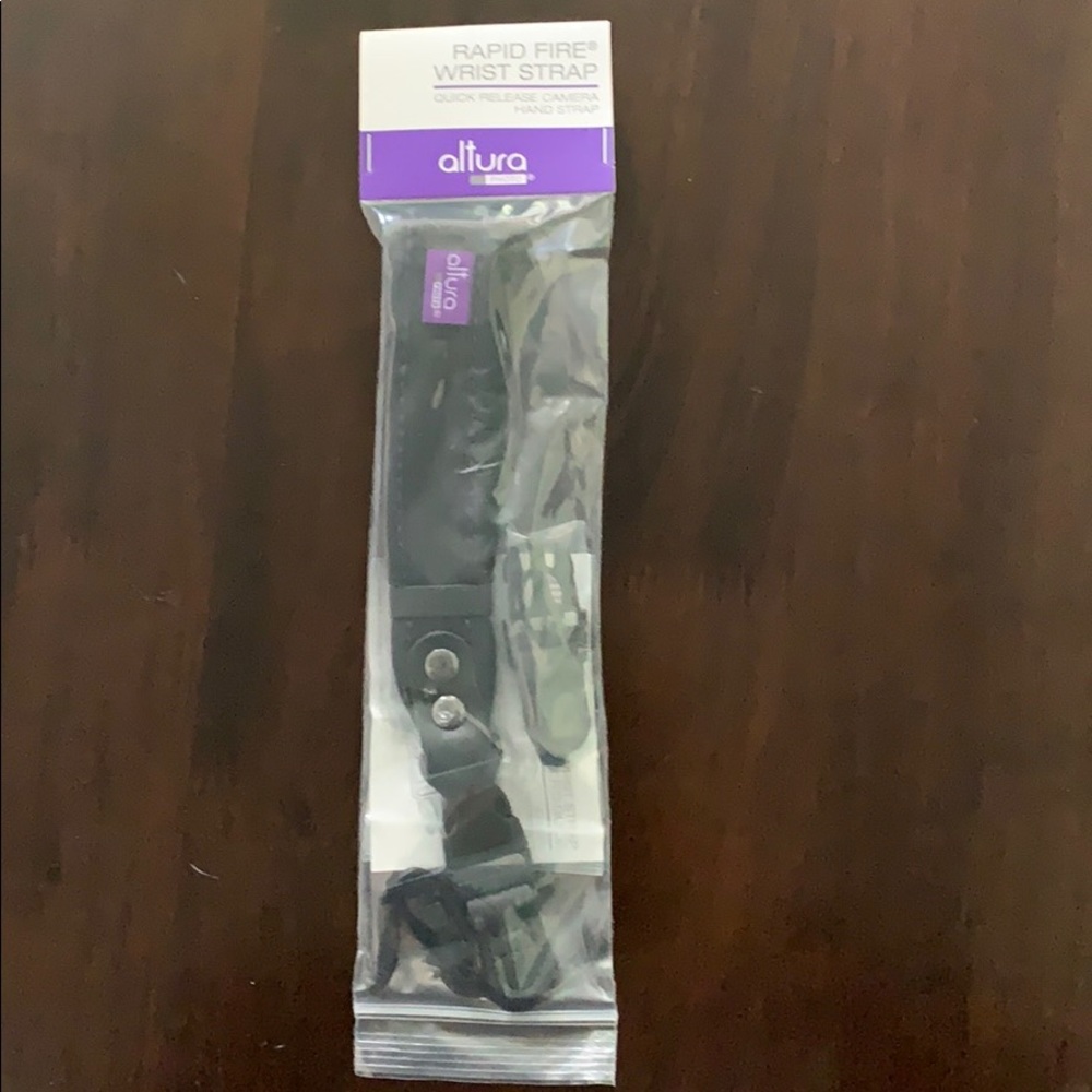 NIP- Altura Rapid Fire Wrist Strap